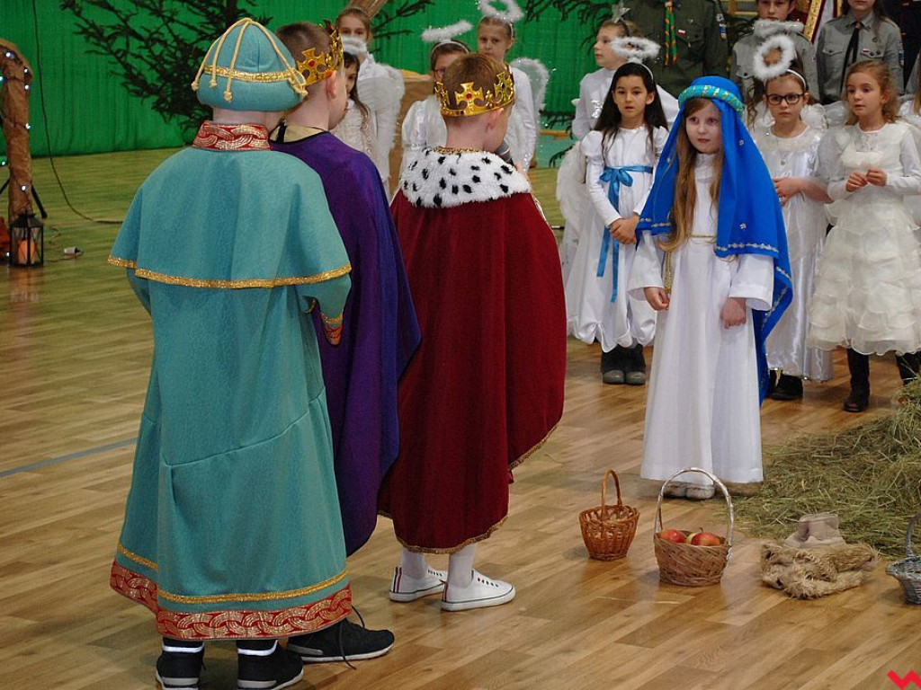 Bożonarodzeniowe  widowisko, czyli  jasełka w szkole