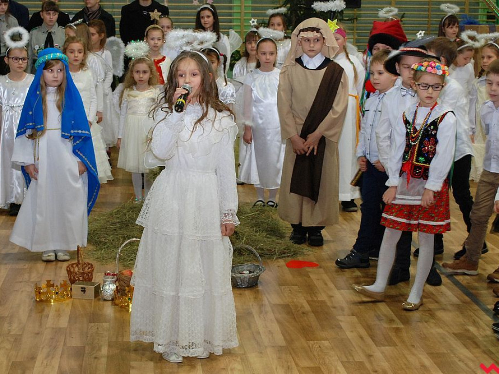Bożonarodzeniowe  widowisko, czyli  jasełka w szkole