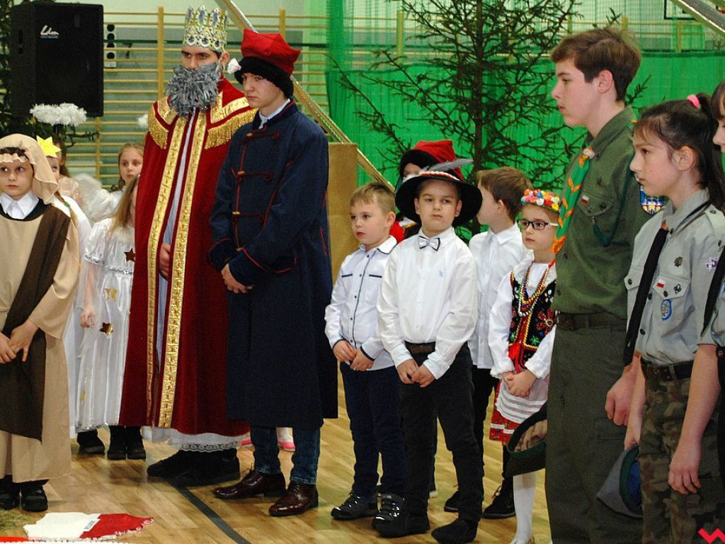Bożonarodzeniowe  widowisko, czyli  jasełka w szkole
