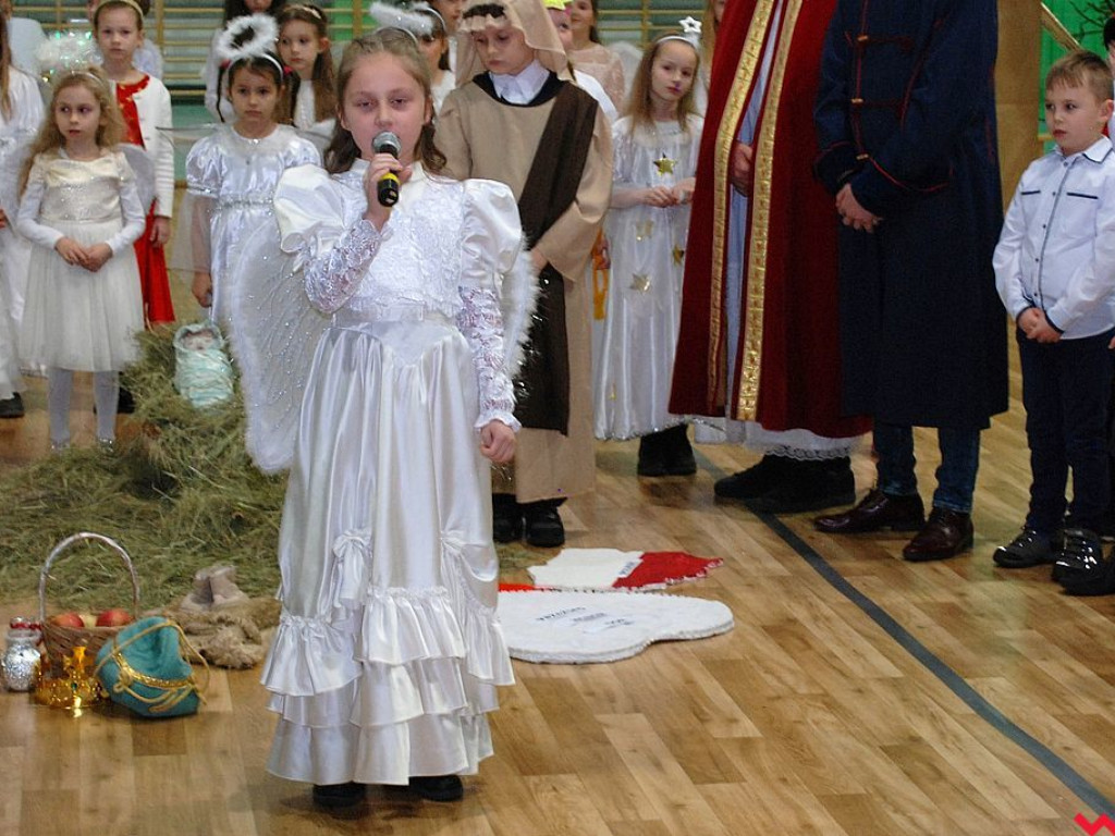 Bożonarodzeniowe  widowisko, czyli  jasełka w szkole