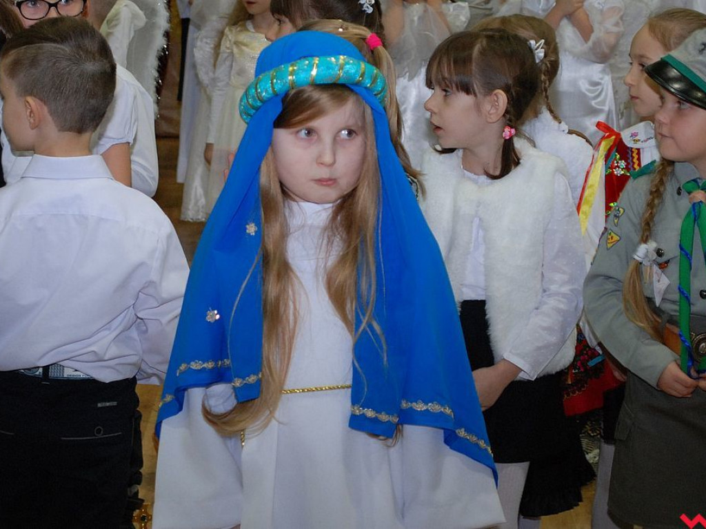 Bożonarodzeniowe  widowisko, czyli  jasełka w szkole
