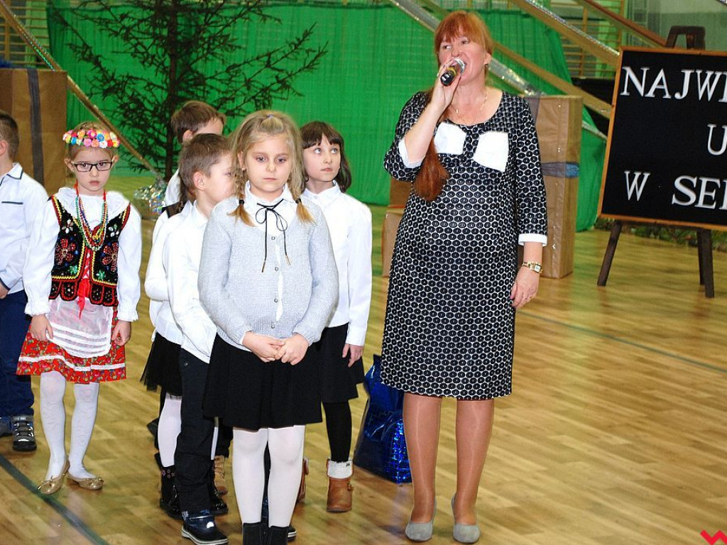 Bożonarodzeniowe  widowisko, czyli  jasełka w szkole