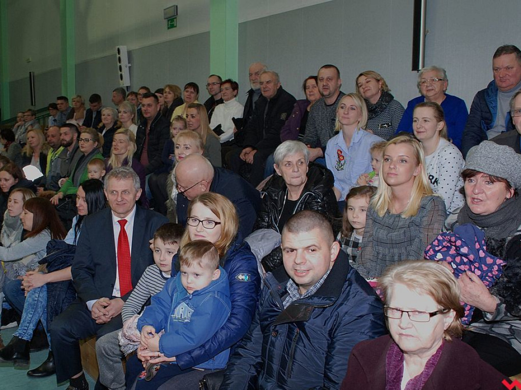 Bożonarodzeniowe  widowisko, czyli  jasełka w szkole