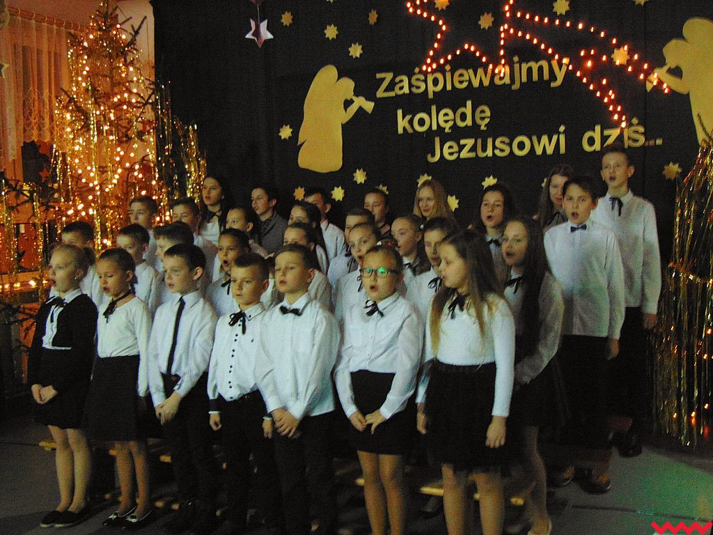 Spotkanie z kolędą w szkole w Górnych Grądach