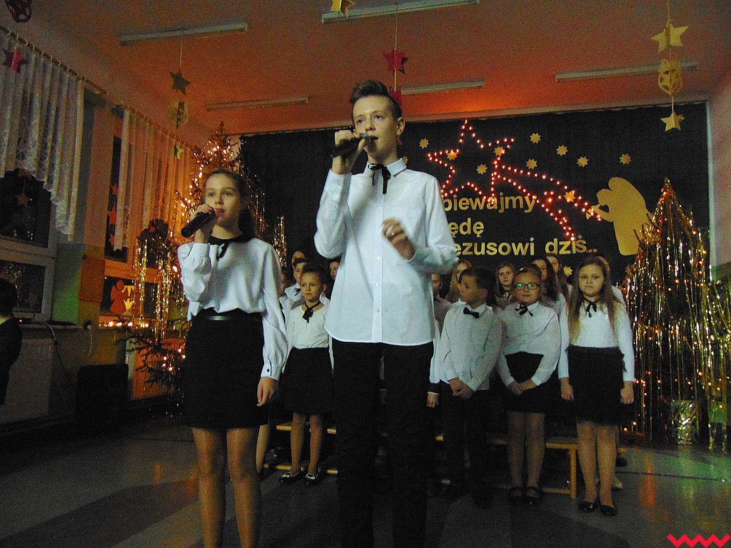 Spotkanie z kolędą w szkole w Górnych Grądach