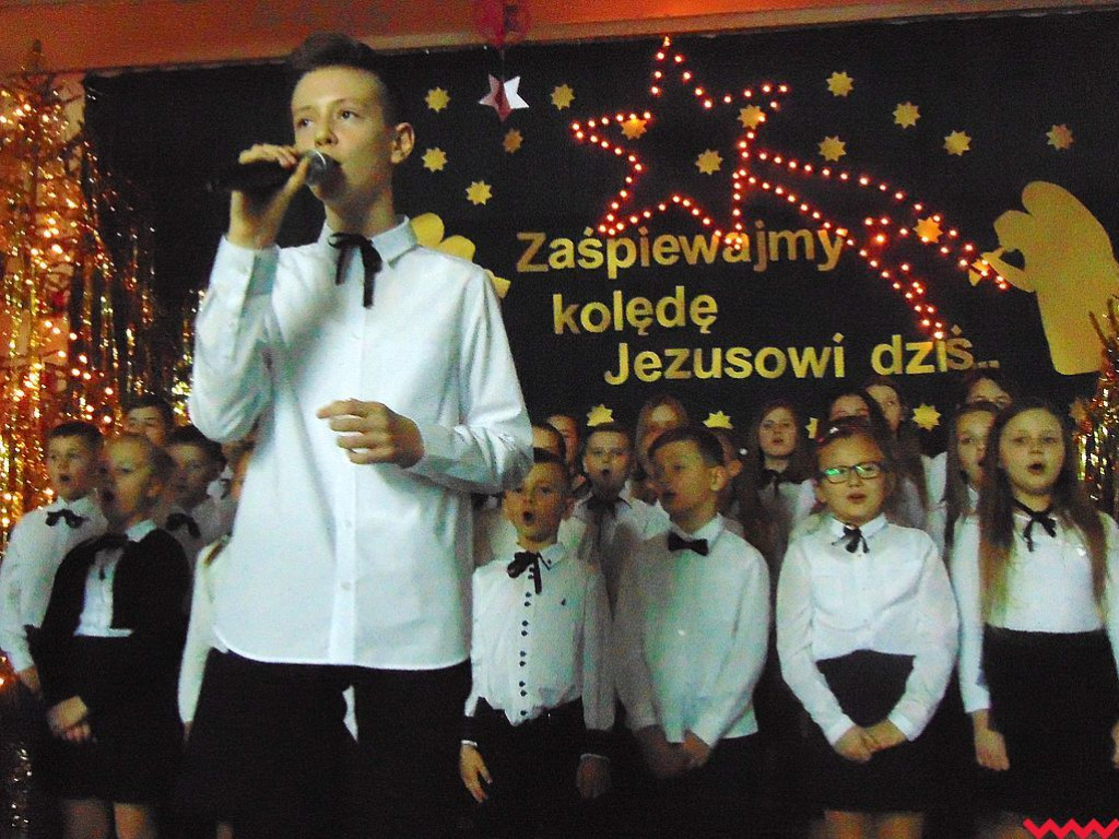 Spotkanie z kolędą w szkole w Górnych Grądach