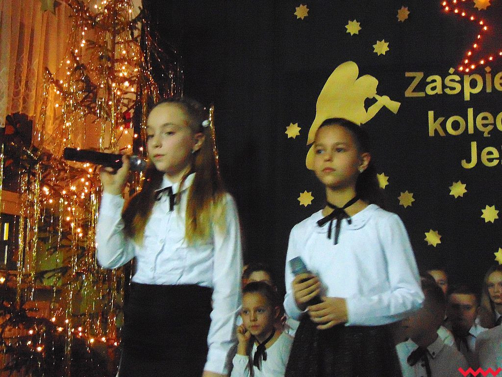 Spotkanie z kolędą w szkole w Górnych Grądach