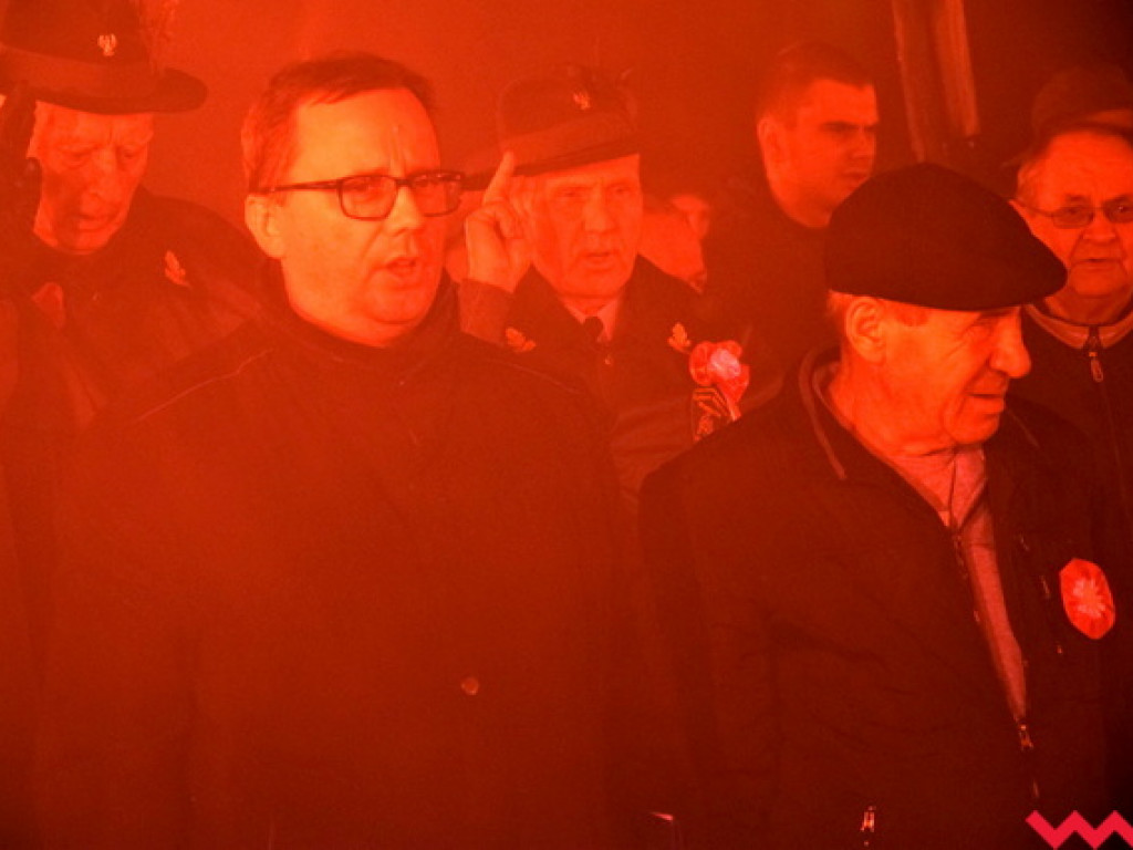 Obchody 99. rocznicy wybuchu powstania wielkopolskiego we Wrześni. Sporo wrześnian mimo padającego deszczu