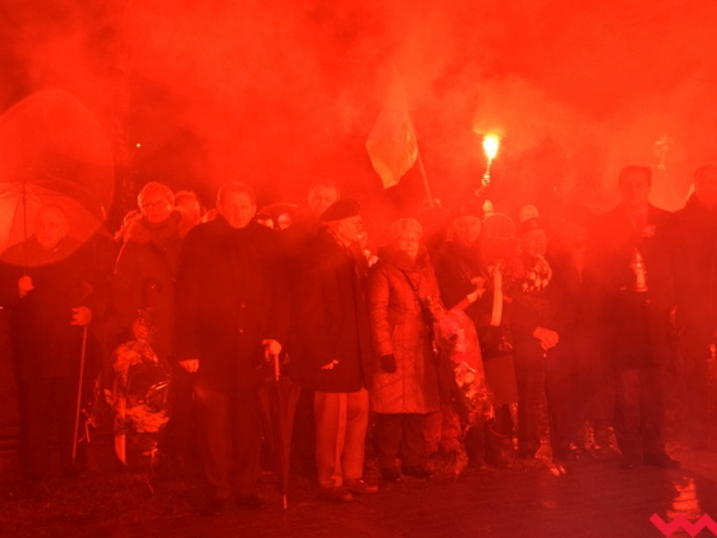 Obchody 99. rocznicy wybuchu powstania wielkopolskiego we Wrześni. Sporo wrześnian mimo padającego deszczu