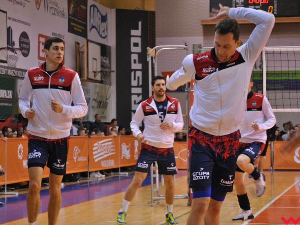 Marketingowe zwycięstwo i sportowa porażka. Pomarańczowi nie zawiedli swoich kibiców (galeria)