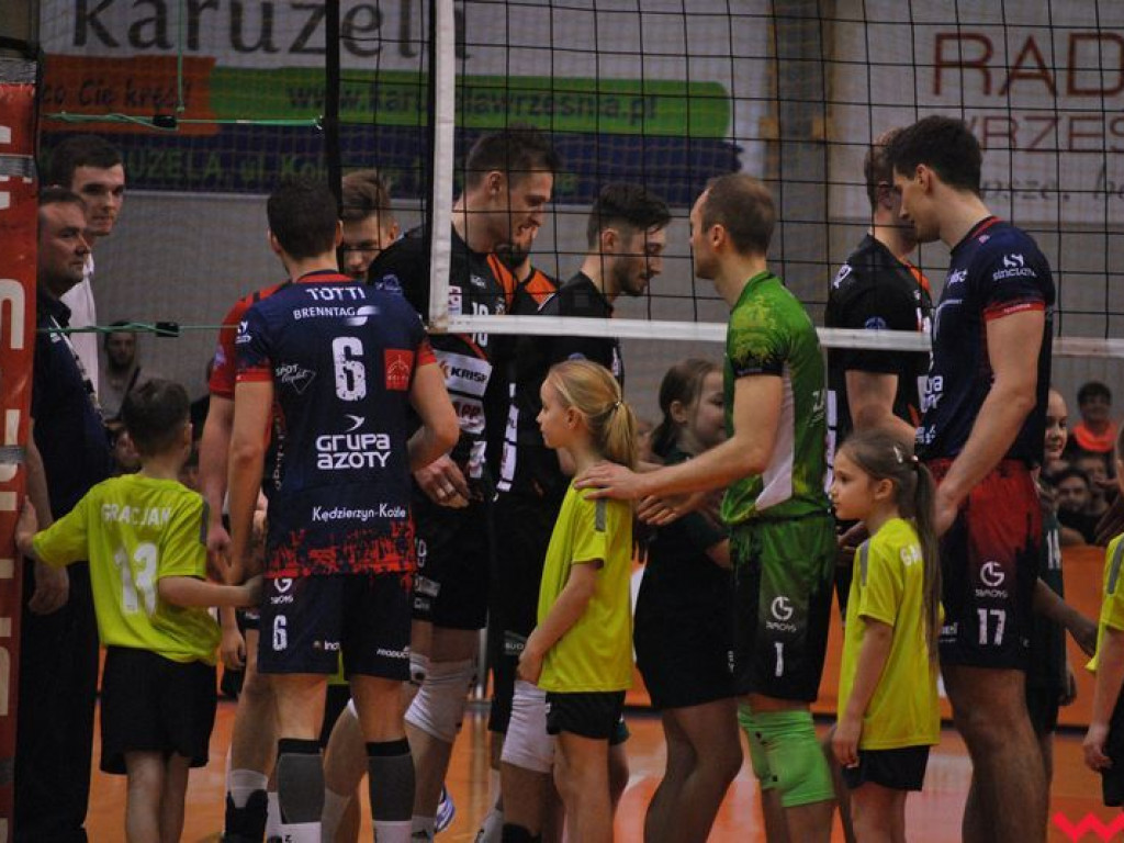 Marketingowe zwycięstwo i sportowa porażka. Pomarańczowi nie zawiedli swoich kibiców (galeria)