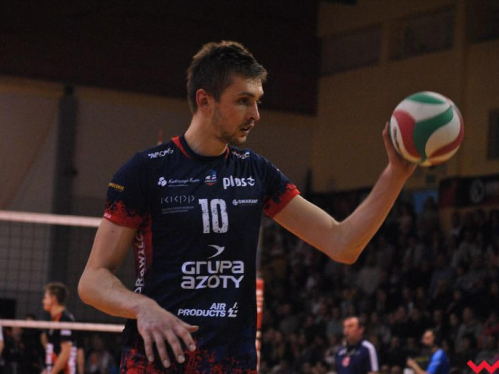 Marketingowe zwycięstwo i sportowa porażka. Pomarańczowi nie zawiedli swoich kibiców (galeria)