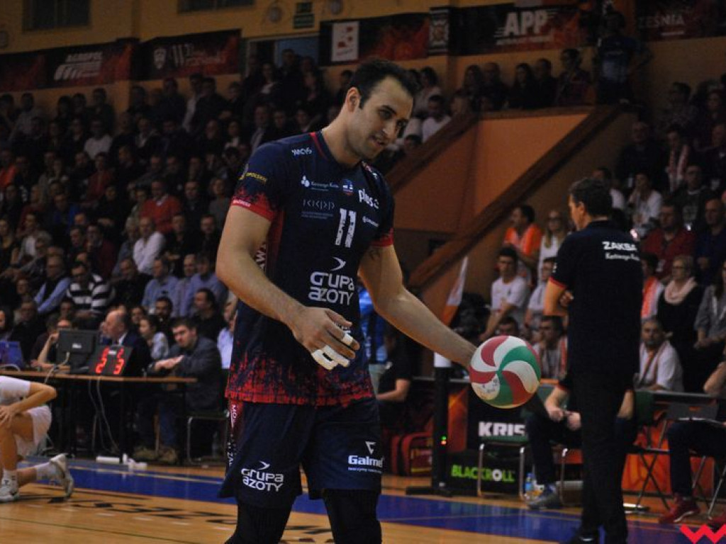 Marketingowe zwycięstwo i sportowa porażka. Pomarańczowi nie zawiedli swoich kibiców (galeria)