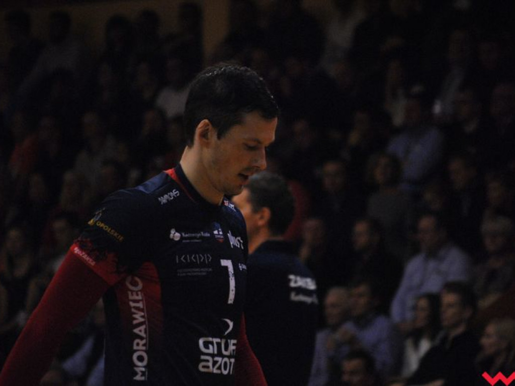 Marketingowe zwycięstwo i sportowa porażka. Pomarańczowi nie zawiedli swoich kibiców (galeria)