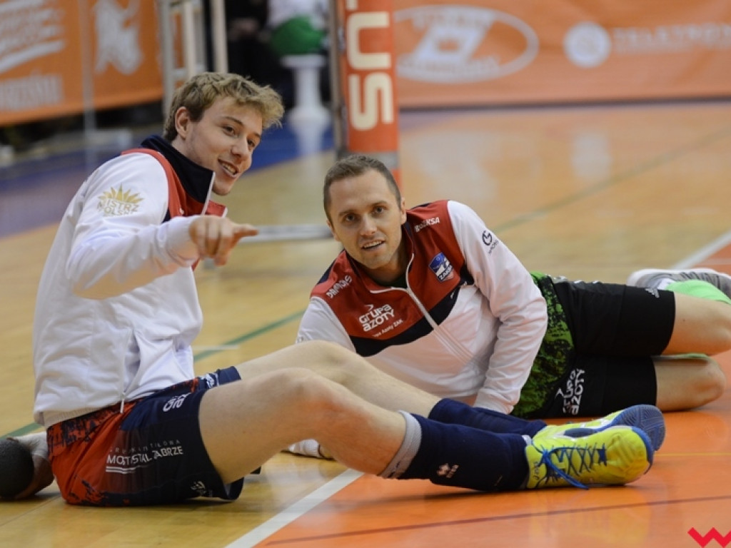 Marketingowe zwycięstwo i sportowa porażka. Pomarańczowi nie zawiedli swoich kibiców (galeria)