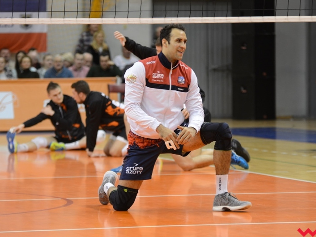 Marketingowe zwycięstwo i sportowa porażka. Pomarańczowi nie zawiedli swoich kibiców (galeria)