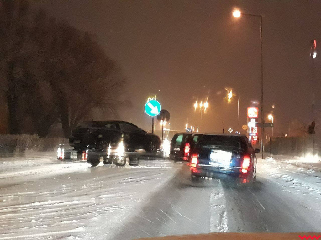 Śnieg, brak prądu i korki - tak wyglądał atak Fryderyki