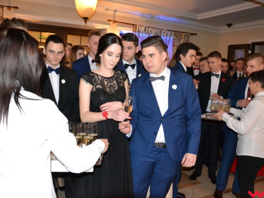  Sezon na studniówki we Wrześni rozpoczęty. Politechnicy już po polonezie