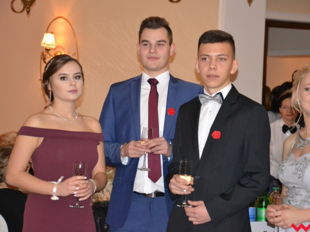  Sezon na studniówki we Wrześni rozpoczęty. Politechnicy już po polonezie