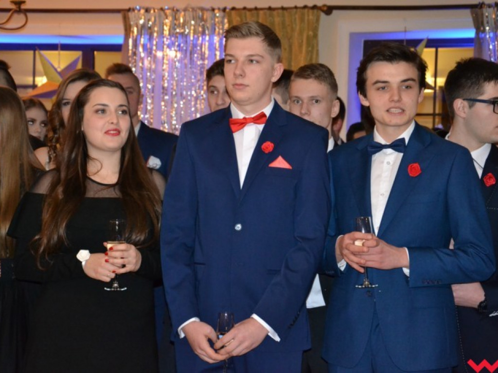  Sezon na studniówki we Wrześni rozpoczęty. Politechnicy już po polonezie