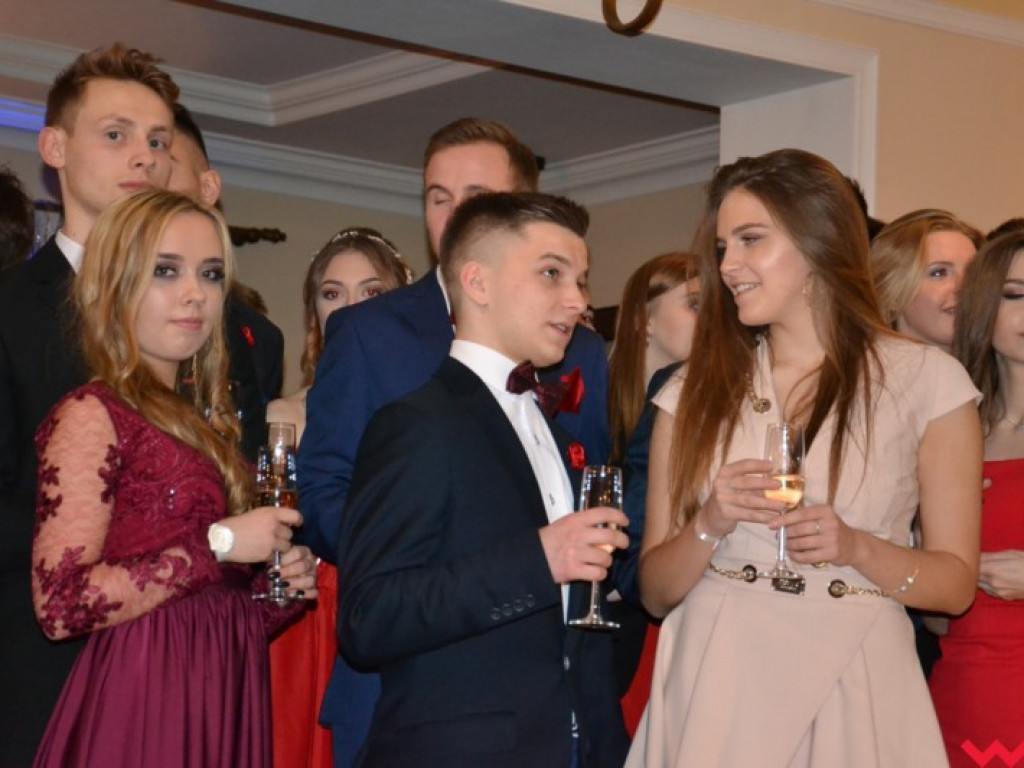  Sezon na studniówki we Wrześni rozpoczęty. Politechnicy już po polonezie