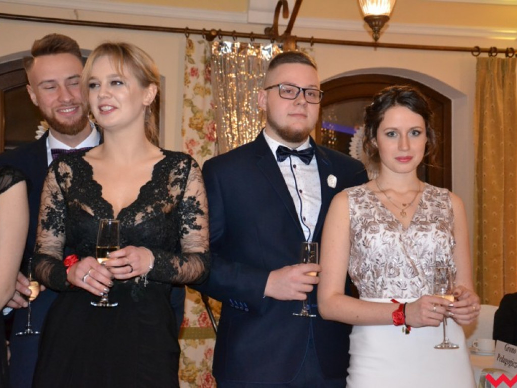  Sezon na studniówki we Wrześni rozpoczęty. Politechnicy już po polonezie