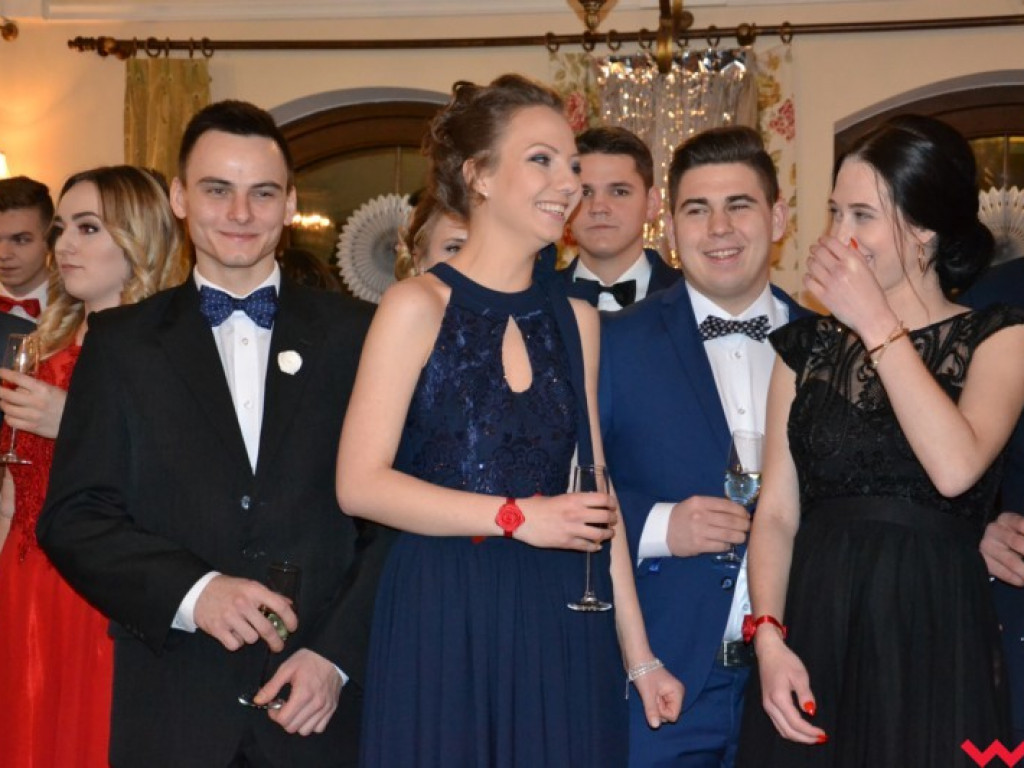  Sezon na studniówki we Wrześni rozpoczęty. Politechnicy już po polonezie