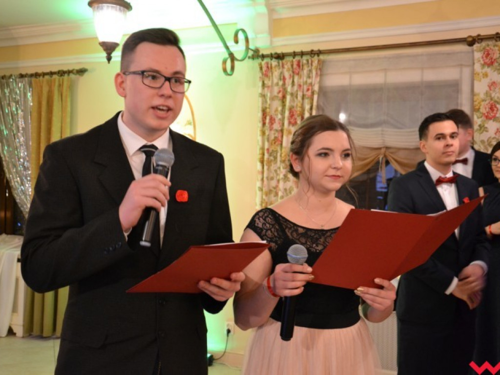  Sezon na studniówki we Wrześni rozpoczęty. Politechnicy już po polonezie