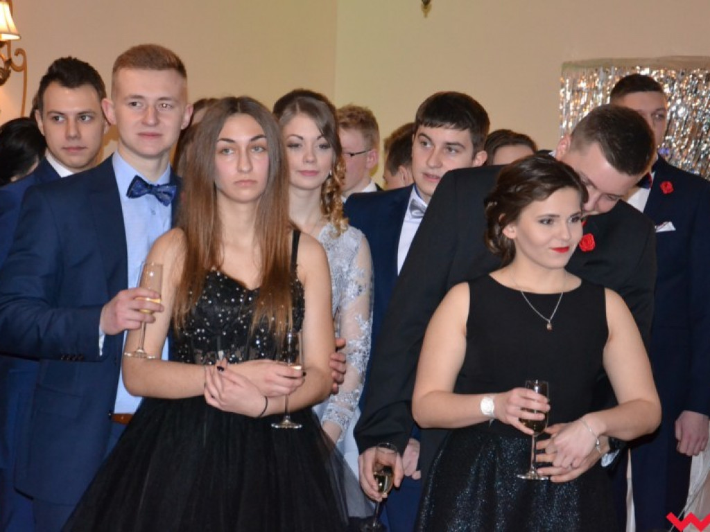  Sezon na studniówki we Wrześni rozpoczęty. Politechnicy już po polonezie