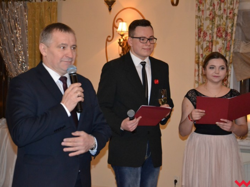  Sezon na studniówki we Wrześni rozpoczęty. Politechnicy już po polonezie