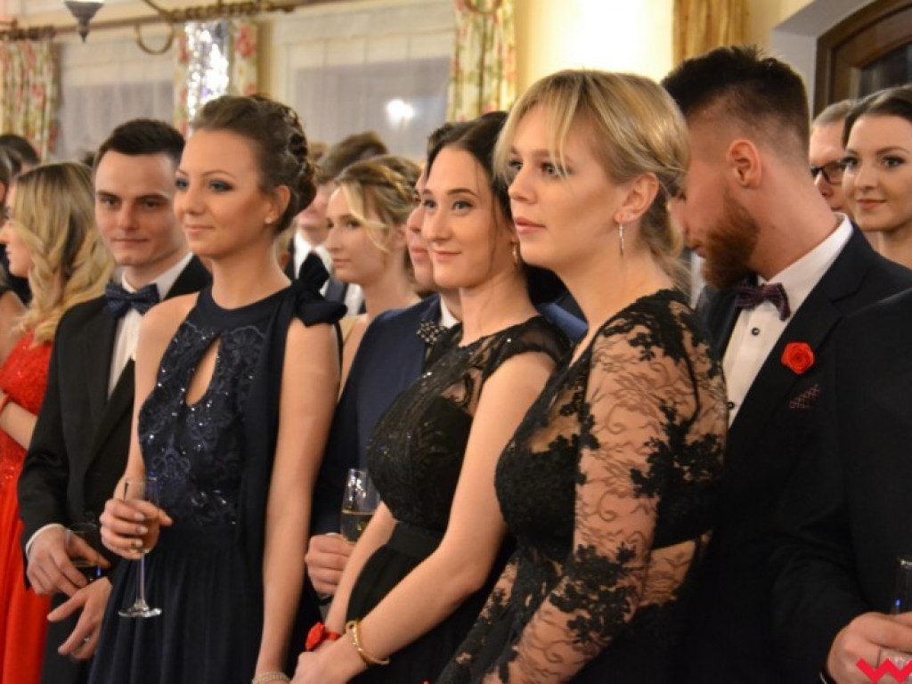  Sezon na studniówki we Wrześni rozpoczęty. Politechnicy już po polonezie