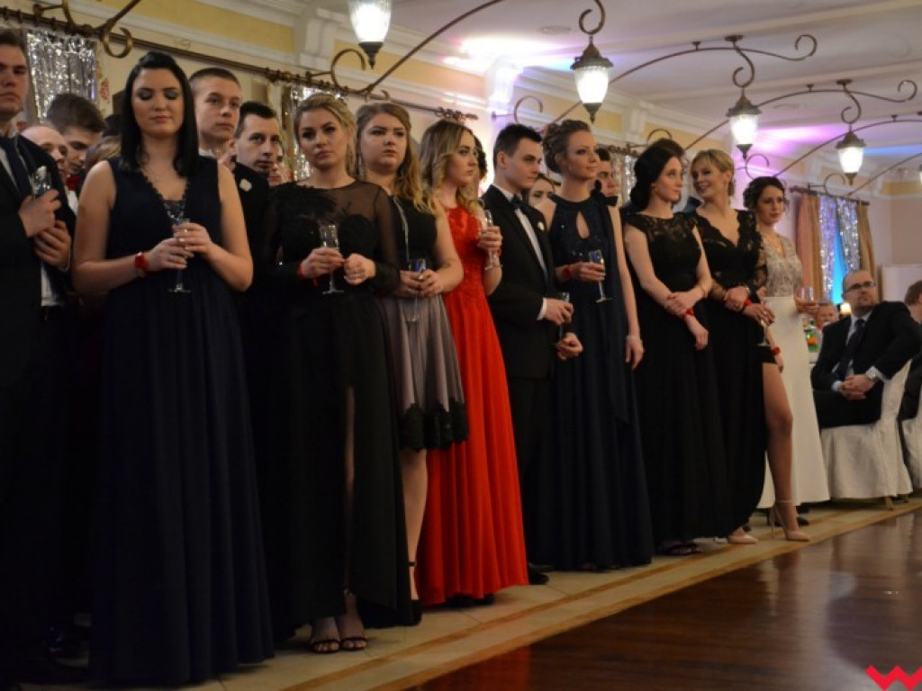  Sezon na studniówki we Wrześni rozpoczęty. Politechnicy już po polonezie