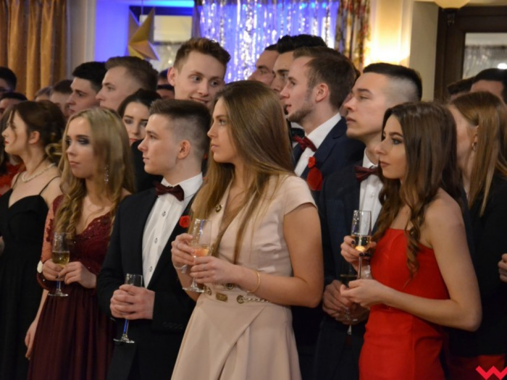  Sezon na studniówki we Wrześni rozpoczęty. Politechnicy już po polonezie