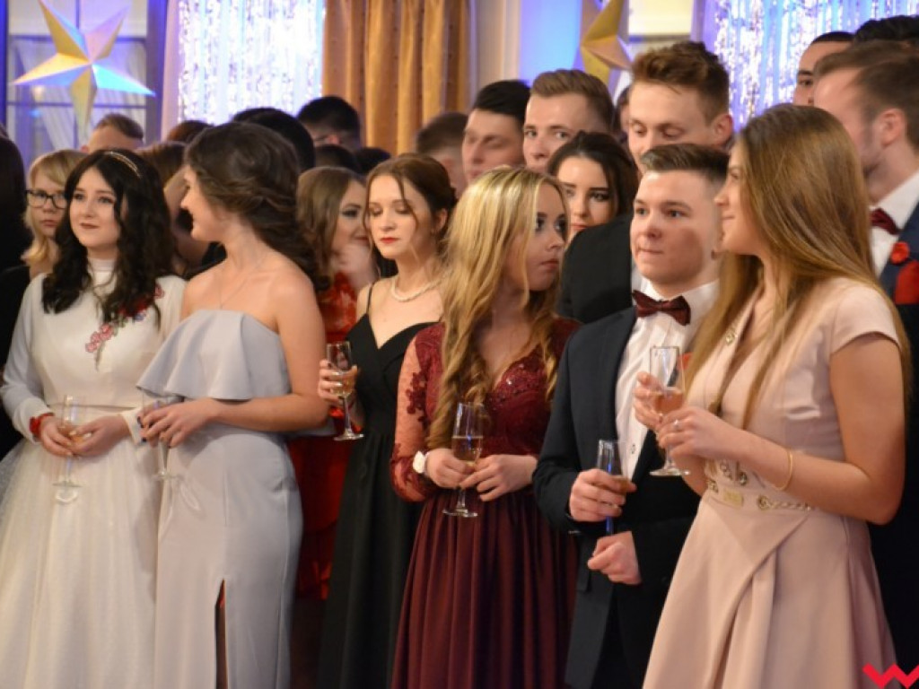  Sezon na studniówki we Wrześni rozpoczęty. Politechnicy już po polonezie