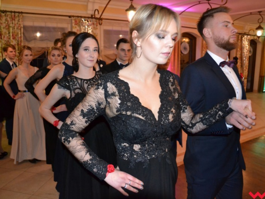  Sezon na studniówki we Wrześni rozpoczęty. Politechnicy już po polonezie