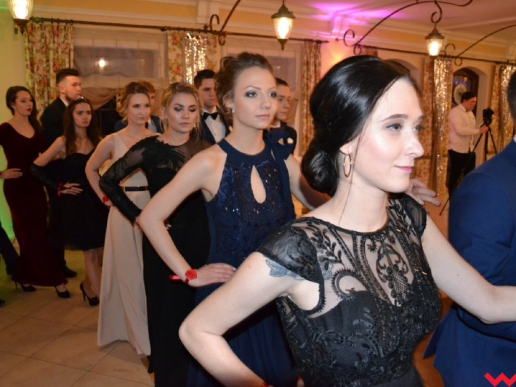  Sezon na studniówki we Wrześni rozpoczęty. Politechnicy już po polonezie