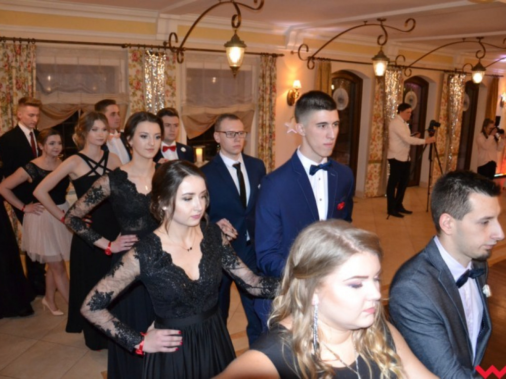  Sezon na studniówki we Wrześni rozpoczęty. Politechnicy już po polonezie