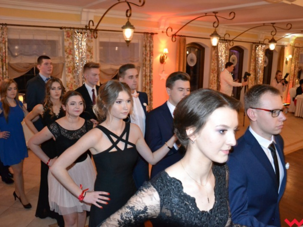  Sezon na studniówki we Wrześni rozpoczęty. Politechnicy już po polonezie