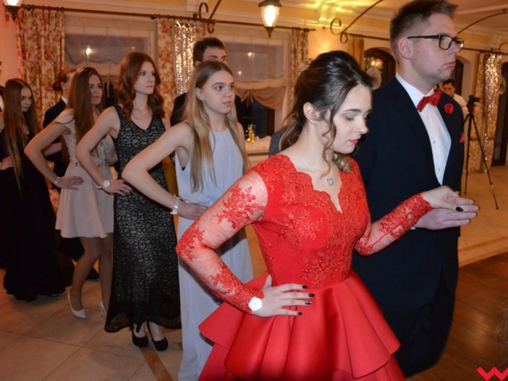  Sezon na studniówki we Wrześni rozpoczęty. Politechnicy już po polonezie