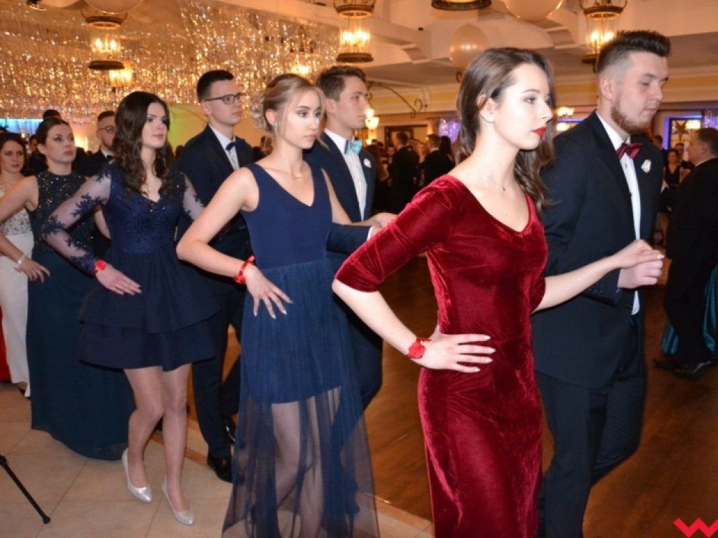  Sezon na studniówki we Wrześni rozpoczęty. Politechnicy już po polonezie