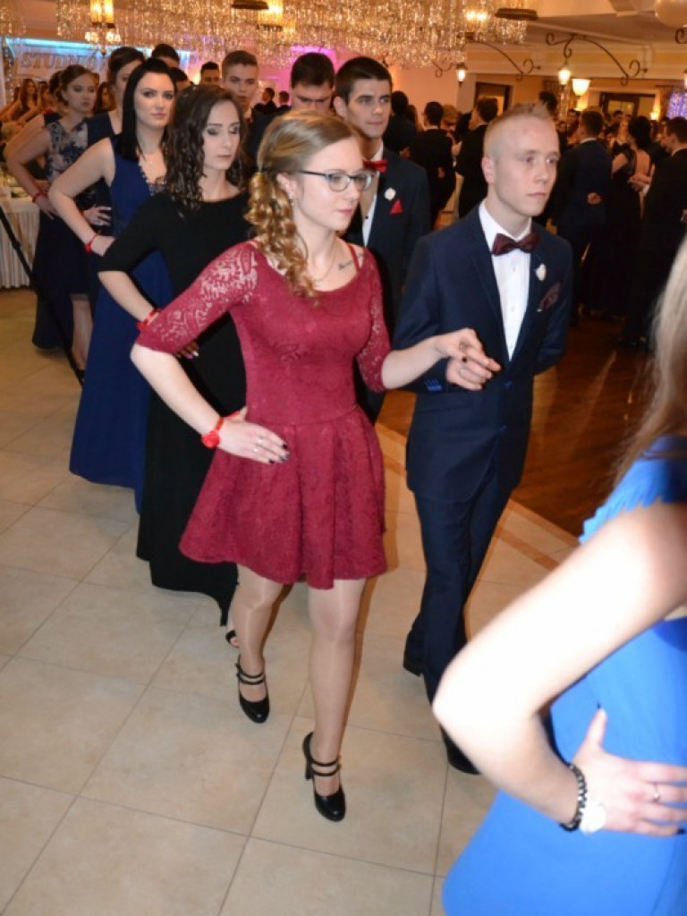  Sezon na studniówki we Wrześni rozpoczęty. Politechnicy już po polonezie