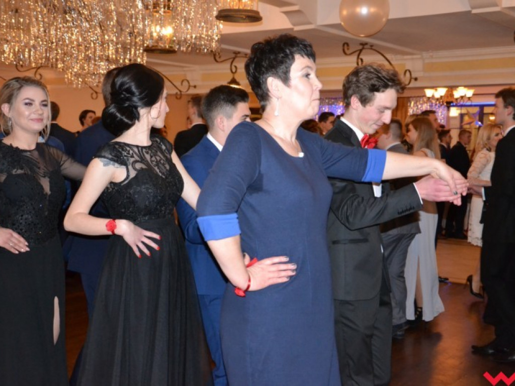  Sezon na studniówki we Wrześni rozpoczęty. Politechnicy już po polonezie