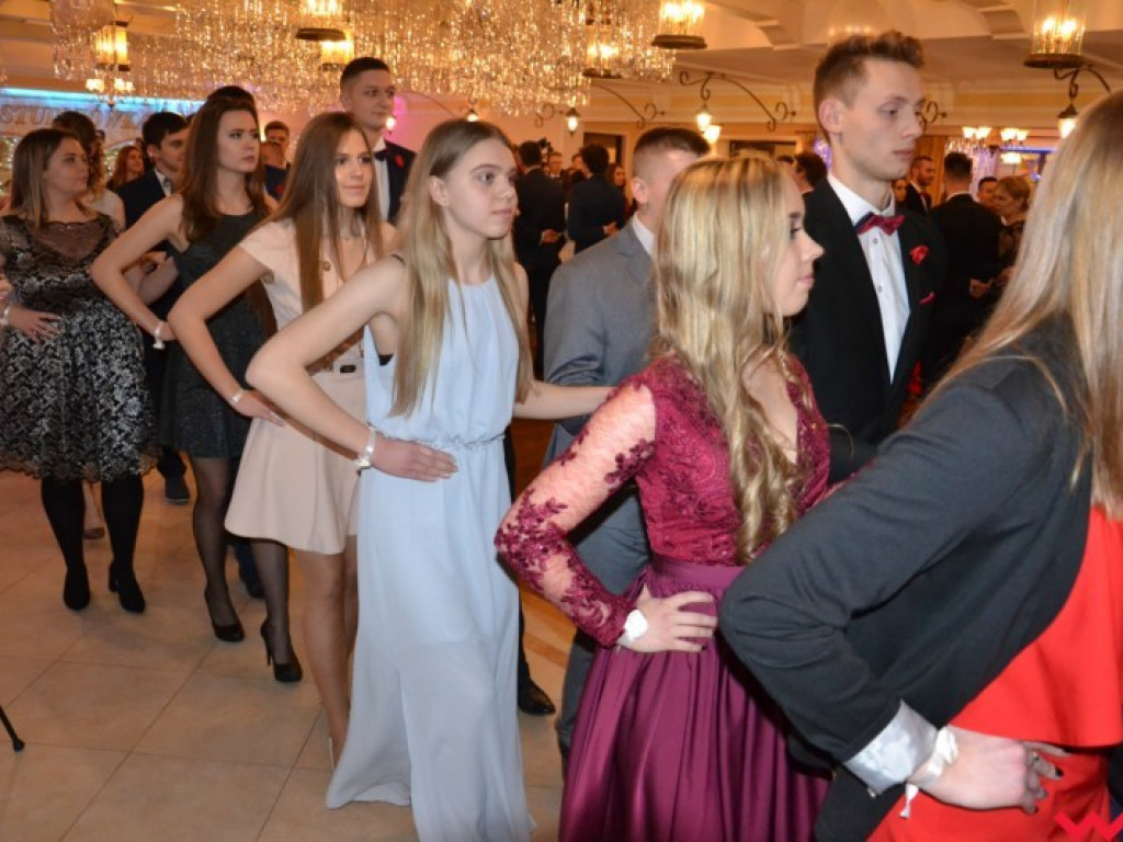  Sezon na studniówki we Wrześni rozpoczęty. Politechnicy już po polonezie