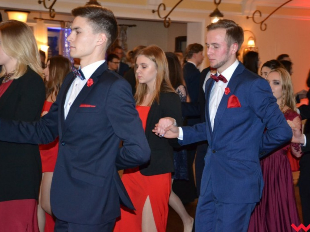  Sezon na studniówki we Wrześni rozpoczęty. Politechnicy już po polonezie