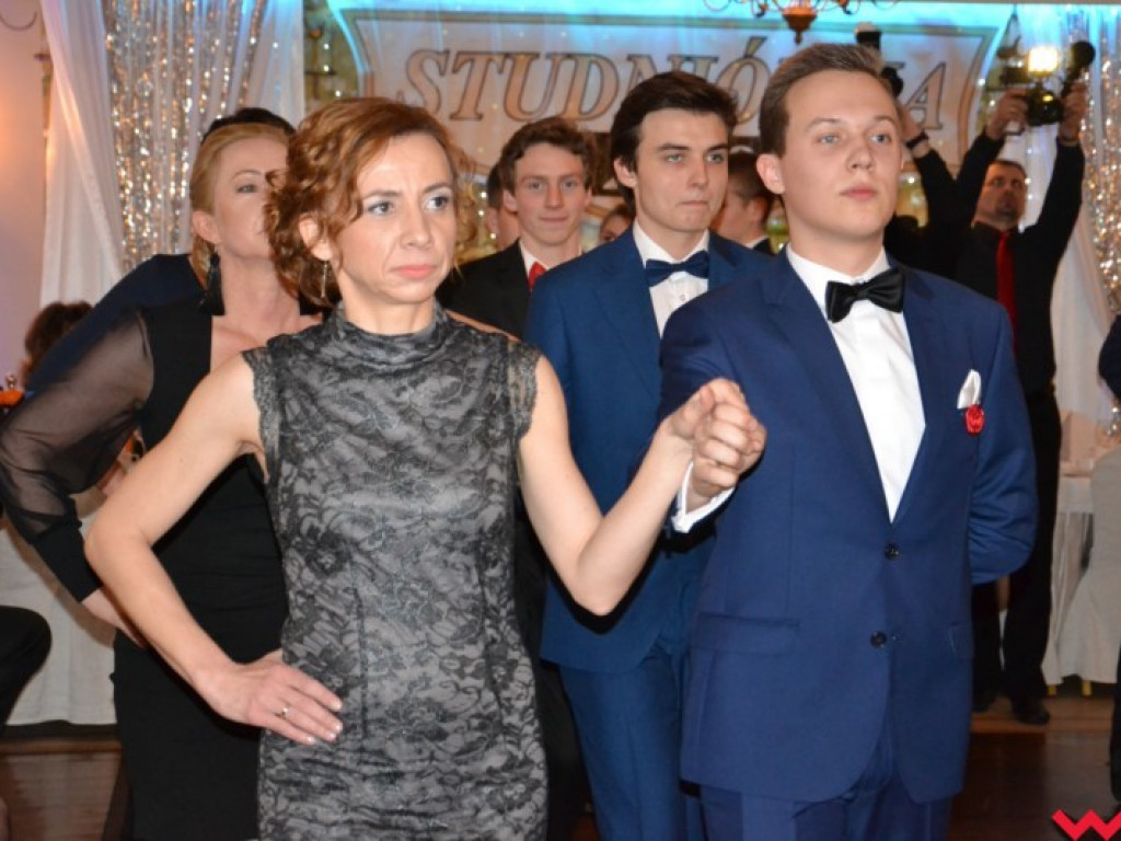  Sezon na studniówki we Wrześni rozpoczęty. Politechnicy już po polonezie