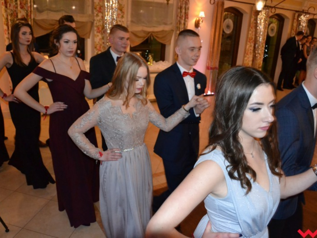  Sezon na studniówki we Wrześni rozpoczęty. Politechnicy już po polonezie