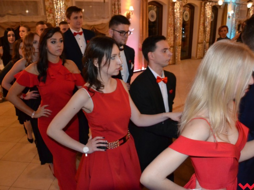  Sezon na studniówki we Wrześni rozpoczęty. Politechnicy już po polonezie