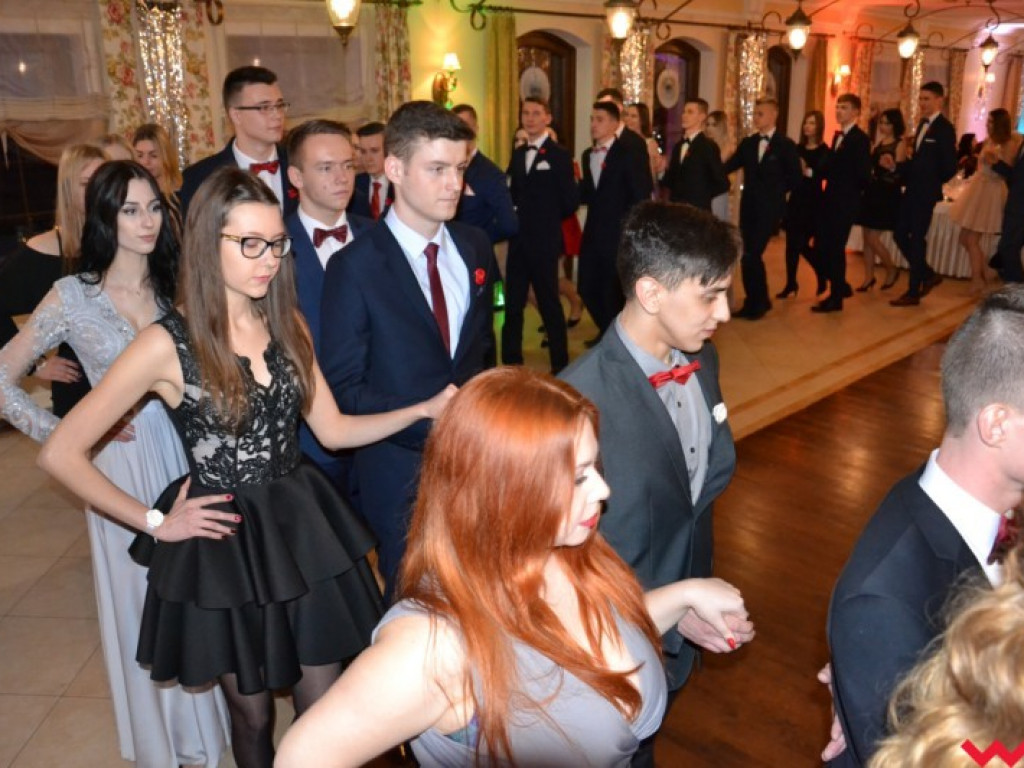  Sezon na studniówki we Wrześni rozpoczęty. Politechnicy już po polonezie