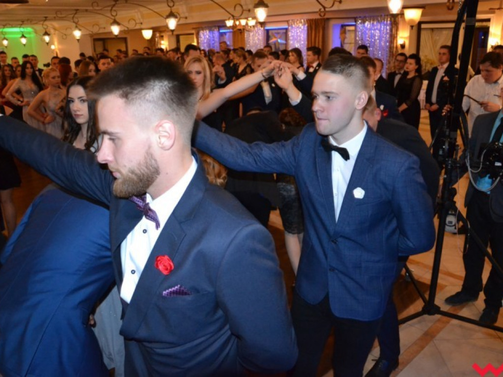  Sezon na studniówki we Wrześni rozpoczęty. Politechnicy już po polonezie