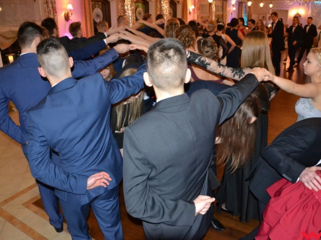  Sezon na studniówki we Wrześni rozpoczęty. Politechnicy już po polonezie